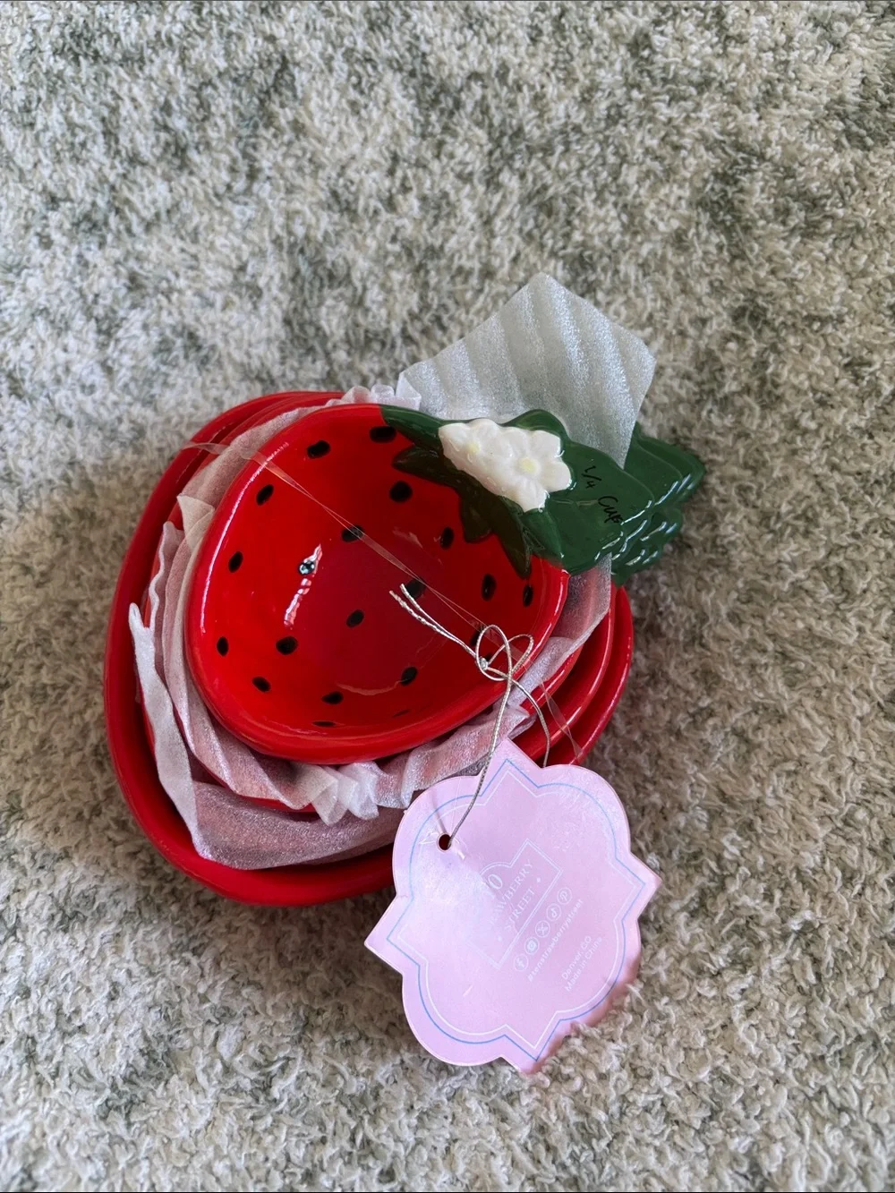 Strawberry Ceramic Measuring Cup Set of 4 Baking NWT 10 Strawberry Street